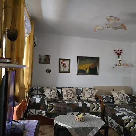 Ana Vlorë